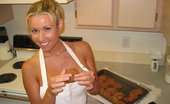 Kelsey XXX A Blonde Babe Wearing Only An Apron Bakes Cookies
