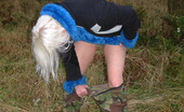 UK Flashers 277660 British Girl Pissing In The Woods
