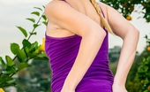 Web Young Odette Delacroix 277956 