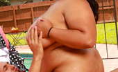 Plumper Pass Vicki Black Vicki'S Delicious Titties 285625 Everyone Please Welcome Today'S Super Busty BBW Vicki Black. Equipped With 2 Triple D Sized Natural Breasts, She Came To Lay It Down For PlumperPass. After Putting On A Tease For The Camera, Vicki Treats Us (And Juan Largo) To A Dashing Display Of Tit Fon