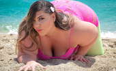 Plumper Pass Bella Bendz Sunny Day Fuck 285654 Nice Sunny Day With Some Hot Thunder Tights Getting Stretched On The Sandy Beaches Of Miami! This Massive Beauty Is Loving The Miami Weather While She Mediates With Some Yoga. Along Comes Brannon Rhodes, Who Has A Hard On For A Heavy Sexy Woman. He Takes 