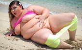Plumper Pass Bella Bendz Sunny Day Fuck 285654 Nice Sunny Day With Some Hot Thunder Tights Getting Stretched On The Sandy Beaches Of Miami! This Massive Beauty Is Loving The Miami Weather While She Mediates With Some Yoga. Along Comes Brannon Rhodes, Who Has A Hard On For A Heavy Sexy Woman. He Takes 