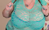 Plumper Pass Lexxxi Luxe Lexxxi Plays 285662 Lexxxi Luxe Is One Hot Sexy Gamer And One Hot Sexy Plumper. After A Long Gaming Session Of Total Dominance And Shit Talking Lexxxi Starts To Feel Bad. Not Knowing It Was Our Man Jmac She Was Beating Up On, She Invites Him Over For Some TLC To Make Up For 