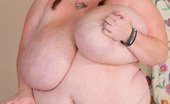 Plumper Pass Lexxxi Luxe Lexxxi Plays 285662 Lexxxi Luxe Is One Hot Sexy Gamer And One Hot Sexy Plumper. After A Long Gaming Session Of Total Dominance And Shit Talking Lexxxi Starts To Feel Bad. Not Knowing It Was Our Man Jmac She Was Beating Up On, She Invites Him Over For Some TLC To Make Up For 