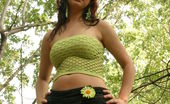 Abrianna 285762 Abrianna Teases Us In These Outdoor Pics In A Tithugging Top
