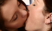 Sapphic Erotica Dawnee And Jeannie3 291049 First Time Lesbian Teens Kissing And Fingering Their Pussies
