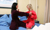 Sapphic Erotica Rene And Linda3 291114 Watch Lesbian Teenie Sit On Her Girlfriends Face And Cum
