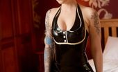 Latex Heaven 299452 Leanne James Onj
