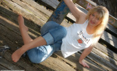 Pantyhose Angel Outdoor With Angel In Jeans And Suntan Pantyhose

