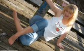 Pantyhose Angel 303519 Outdoor With Angel In Jeans And Suntan Pantyhose
