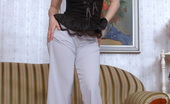 Pantyhose Angel 303553 Suntans And Red Pumps
