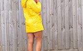 Girls Out West SammRosee Yellow RainCoat 303883 SammRosee Chills Out In Her Backyard And The Sky Opens, And Drizzles A Soft Rain Over Her Magnificent Tanned Body. Feeling Moist In Between The Legs, She Opens Up And Lets The Wetness Drip Out Of Her Shaved Pussy.