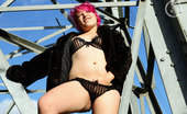 Girls Out West Franky Power Pole 303885 Franky'S A Petite Punk Chick With A Nice Hairy Pussy And Fuchsia Hair! We Just Have Fallen In Love With Her Natural Looks And Go- Get- Em Attitude. Her Armpits And Legs Are Just As Furry As Her Box.