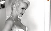 Pinup Files 305155 Barbaramoore 35mm Vol01 BarbaraMoore-35mmblackandwhiteset
