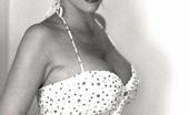 Pinup Files 305155 Barbaramoore 35mm Vol01 BarbaraMoore-35mmblackandwhiteset
