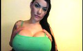 Pinup Files Dahliadark Webcam02 Promo Dahlia Dark'S 2nd Web Cam Shows Off 32GG'S
