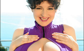 Pinup Files 305729 Lorna Morgan Vol18 Set01 All-Natural 34HH Lorna Morgan Out In The Sun
