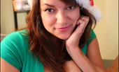 Pinup Files 305805 Monica Mendez OfficeChristmas Set01 Monica Mendez Oils Up For Christmas In The Office
