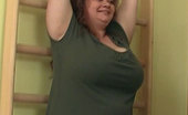 Fatty Game Fat Girl Fucked By Her Trainer 310334 The BBW Gets Naked With Her Trainer And Her Body Looks So Fat And Hot As He Bones Her
