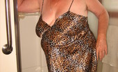 TAC Amateurs Sexy & Hot 314398 Girdlegoddess, Sexy And HOT, Naked And Squeaky Clean, As I Play In The Shower. CUM And Wash Me Baby...Xo

