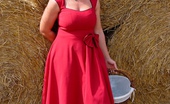 TAC Amateurs Horny Harvest 314751 What A Lovely Time For A Picnic Right In The Middle Of Harvest Time. Melody X
