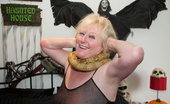 TAC Amateurs Snake Girl 314791 Hi Guys, Its October, The Month That Leads Up To Halloween, So Heres The First Of My Halloween Shoots Paying With My Pet
