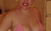 TAC Amateurs Barby In The Pink 315231 I Always Feel Very Naughty And Sexy In My Pink String Bikini. I Took A Little Dip In The Hot Tub And I Just Couldn'T Sto
