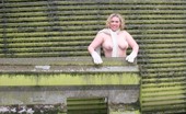 TAC Amateurs Barby'S Frozen Nipples 316324 Brrrrr Its So Cold Outside, But At Least I Had My Scarf And Gloves To Keep Me Warm

