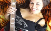 TAC Amateurs Electric Guitar Striptease 318736 
