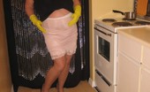 TAC Amateurs Latex & The Girdle Goddess 319111 I See Im Gojng To Have To Clean Up Here If I Show You My Sexy Girdle With My Latex Gloves On, You Will Do The Dishes Im
