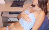TAC Amateurs Computer Sex 319744 While Having Cyber Sex My Hubby And I Decided To Have Sex
