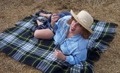 TAC Amateurs Picnic 320765 Living In The Fen Lands Of England As I Do Means There Are Excellent Opportunities For Picnics However When Reaching Our
