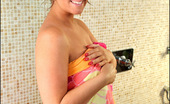 Sarah Randall ShowerSoaker Set1 325217 Sarah Randall In A Soapy Shower Scene
