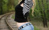 Upskirt Collection
 346424 Teens in jeans super hot booties