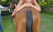 Real Tampa Swingers .Com0 348692 Sexy Soccer Mom Tracy Takes Nude Photos On A Member'S Ranch
