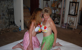 Real Tampa Swingers RTS25 348706 The Hula Hos - Tracy & Double Dee
