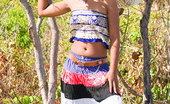 Asha Kumara Free Spirit NN 349014 Indian Teen Pulls Up Skirt To Expose Pretty White Panties
