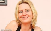 Mom Loves Mom Rozalie 373917 Senior Rozalie Twat Plastic Dong Masturbation
