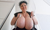 OMG Big Boobs 375540 Anika Mature Big Saggy Tits
