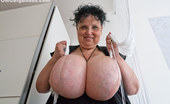 OMG Big Boobs 375540 Anika Mature Big Saggy Tits
