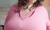 OMG Big Boobs 375818 Anika Q Cup Breasts
