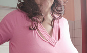 OMG Big Boobs 375818 Anika Q Cup Breasts
