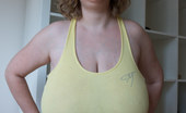 OMG Big Boobs 375840 Emily Cute Busty Pinup Model

