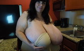 OMG Big Boobs 376043 Suzie Big Macromastia Tits
