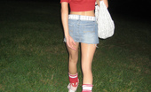 Teen Kasia 378071 Teen Girl Masturbates Herself In A Public Park
