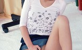 Fresh Teen Porn 380267 Slutty Teen Brunette Bares Trimmed Spreading Pussy

