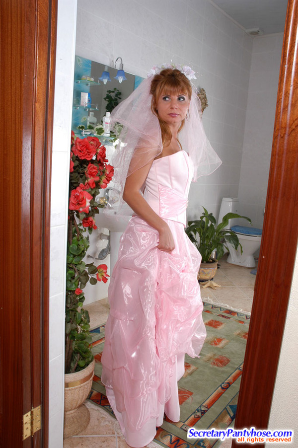 600px x 902px - Secretary Pantyhose Alice & Mike Sexy Secretary In Wedding Dress ...