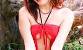 88 Square 401544 Mind Sumonrat Makes Red Enticing
