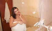 Divine Breasts Alicia Loren Big Boobs After Shower
