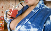 Divine Breasts 406031 Emma BBW Big Boobs Shower
